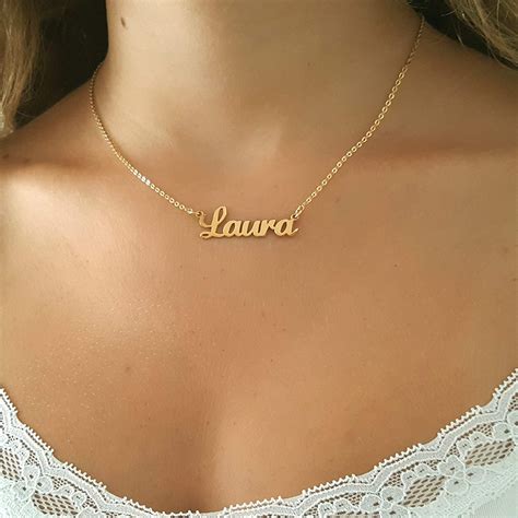 necklace with name personalized.